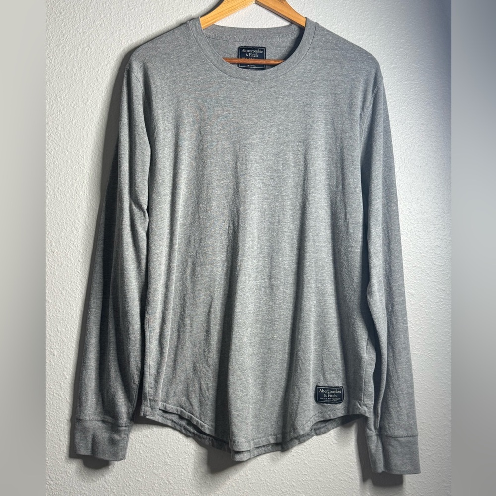 Large Abercrombie & Fitch men's long sleeve crewneck t-shirt in heather gray